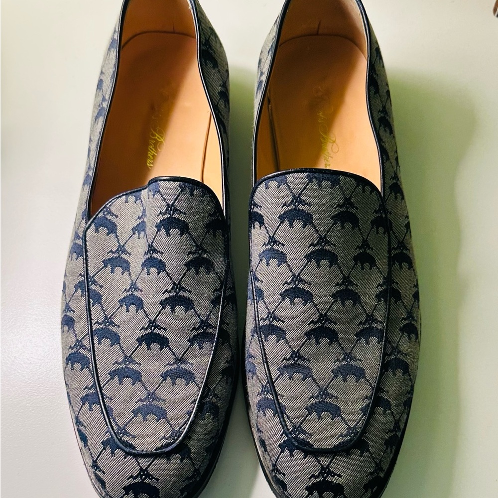 Brooks Brothers Womens Navy and Gray/Silver Loafers